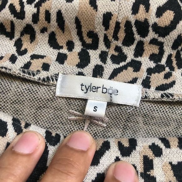 Tyler Böe Leopard Print Cowl Neck 3/4 Sleeve Sweater Dress Size Small, MSRP $153 - Picture 3 of 10